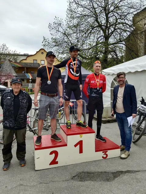 Andreas Dollinger startet stark in die Mountainbike-Saison 2026