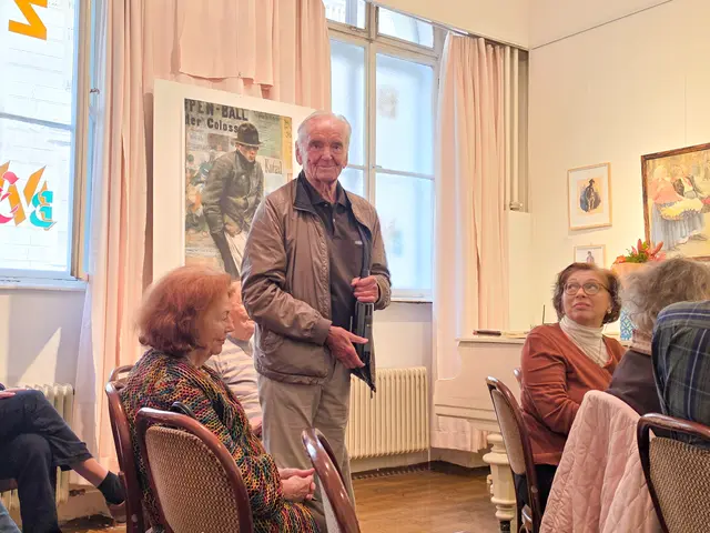 Anerkennung für den ehemaligen Bezirksvorsteher Rudi Bergen, der gemeinsam mit seiner verstorbenen Frau Leopoldine das Bezirksmuseum über viele Jahre hinweg wesentlich unterstützt hat. | Foto: CulturaLatina
