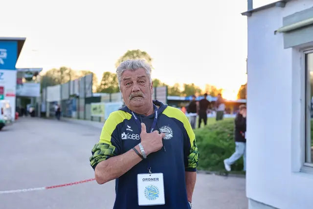 Ewald Seifert macht keiner etwas vor: Nicht nur, dass er durch und durch Donauraner ist, sondern auch am Parkplatz hat er seit vielen, vielen Jahren Durchblick. | Foto: Reischl