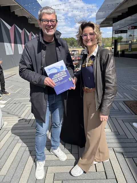 MeinBezirk Verkaufsleiter Christian Zechner mit Domiziana Salvemini von Prolactal. | Foto: Johann Taucher