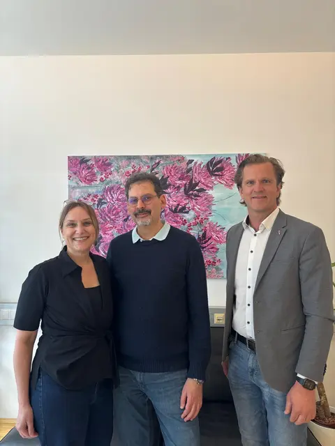 Bei Sparkside tauschte sich Viktor Larissegger (r.) mit Isabella Maria Keilani und Faissal Keilani aus. | Foto: MeinBezirk