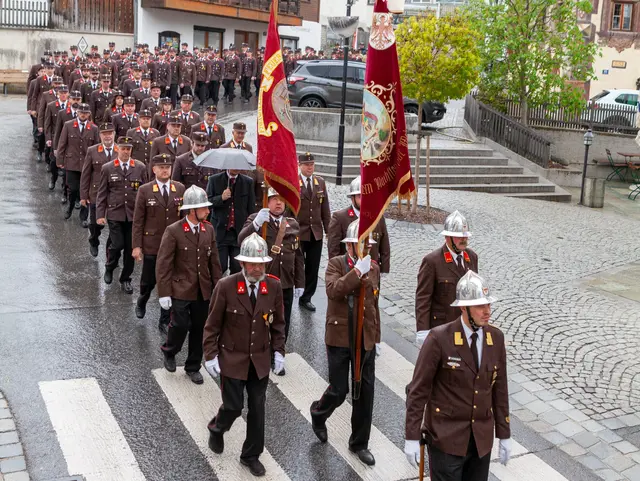 Zwei neue Ehrenmitglieder bei FF Wenns