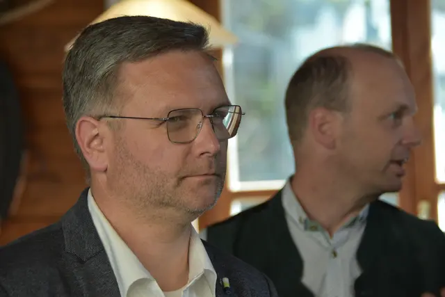 Bürgermeister Manfred Strassegger | Foto: MeinBezirk/Helmut Riedl