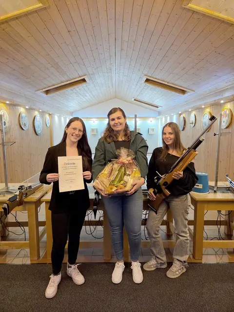 Die stolzen Siegerinnen aus Sellrain: Mayr Rainer, Hannah Pichler und Laura Jordan | Foto: Alexander Haider