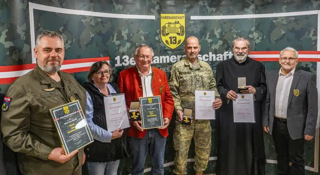 Alfred Sanz, Dagmar Rinnenbacher, Heinz Brandner, Alexander Eckelsberger-Aigner, Johannes Rupertsberger und Günter Kitzmüller. | Foto: 13er Kameradschaft