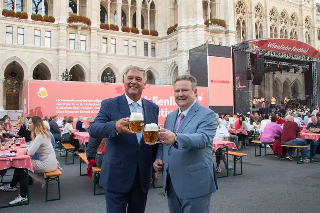 WKW-Präsident Walter Ruck mit Bürgermeister Michael Ludwig (SPÖ) bei der letzten Ausgabe des Wienliebe-Festivals 2025. | Foto: stadt wien marketing, Kathrin Schwartz