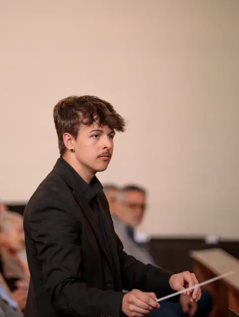 17-Jähriger komponiert Requiem über die fünf Phasen der Trauer