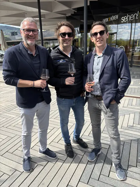 MeinBezirk-Regionalleiter Alexander Krausler mit Bernhard Käfer und Patrick Handler (v. r.) | Foto: Johann Taucher
