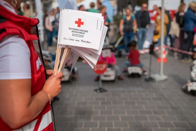 Am Sonntag ist von 11 - 15 Uhr Tag der offenen Tür am Hafen (Innrain 149). Das Rote Kreuz Innsbruck gibt Einblick in alle Bereiche und Ehrenamtliche zeigen, wo und wie man sich freiwillig engagieren kann. | Foto: Rotes Kreuz Innsbruck/Bernhard Stolz