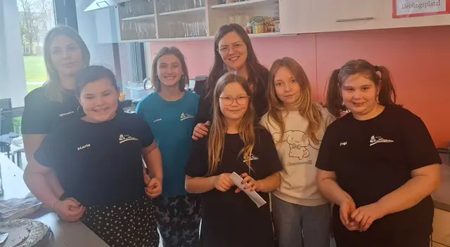 Lambacher Traunfürsten brachten Freude ins Altenheim