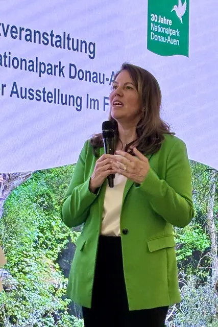 Nationalpark-Direktorin Edith Klauser begrüßte alle Gäste. | Foto: MeinBezirk/Birgit Bachhofner
