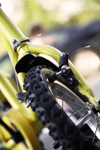 Vierjähriges Mädchen bei Fahrradsturz in Inneralpbach verletzt – das Kind wurde nach der Erstversorgung per Notarzthubschrauber in die Klinik Innsbruck geflogen. | Foto: smarterpix (Symbolbild)