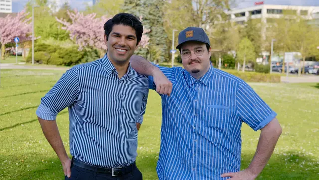 Emre Kaya (27) und Martin Gatzweiler (29) wollen die Entscheidungen im Linzer Gemeinderat transparent und einfach zugänglich machen. | Foto: Kaya/privat