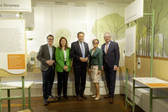 Klimastadtrat Jürgen Czernohorszky (SPÖ), Nationalparktsdirektorin Edith Klauser, Totschnig, Bürgermeisterin Elisabeth Wagnes (ÖVP) und Landeshauptfrau-Stellvertreter Stephan Pernkopf (ÖVP) | Foto: Gillmann 