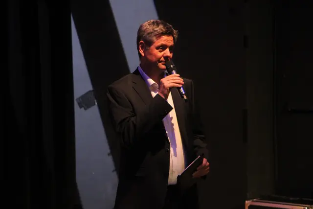 Durch das Programm führte Wolfgang Radl. | Foto: Josef Hofmüller
