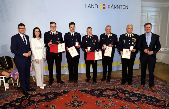 LHStv. Martin Gruber, LR.in Marika Lagger-Pöllinger, David Reich, Nicolas Hochsteiner, Christian Taferner, Johann Peter Delsnig, Michael Obmann, LH Daniel Fellner | Foto: LPD Kärnten/Kuess