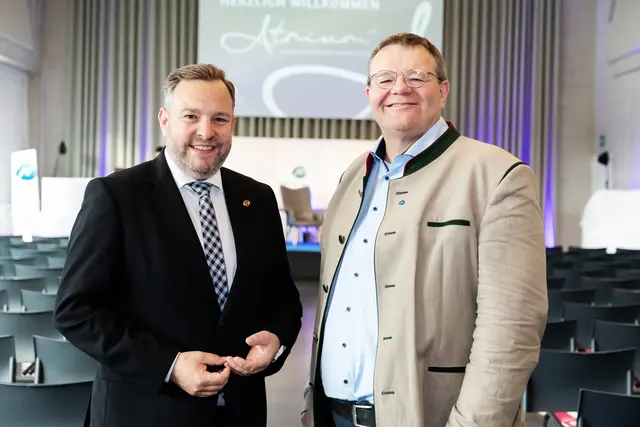 Bundesrat Mag. Franz Ebner und Präs. der Notariatskammer OÖ Mag. Friedrich Jank | Foto: Haidinger