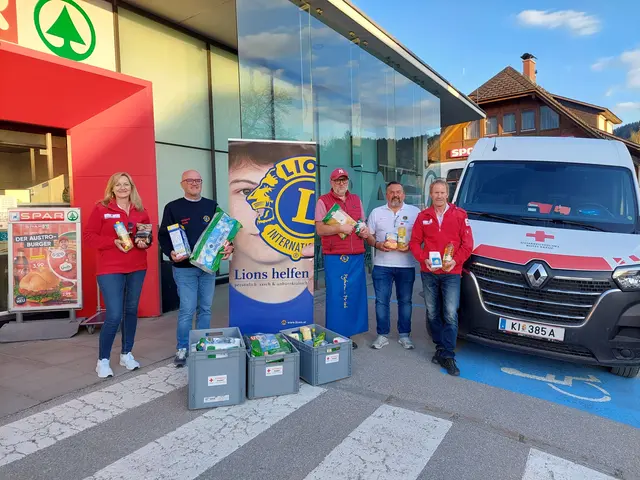 Lions-Clubs unterstützen Rotkreuz-Märkte mit Sammelaktionen