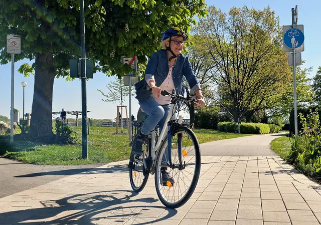 Landeshauptfrau Johanna Mikl-Leitner ist gerne mit dem Rad unterwegs. | Foto: Christian Nowotny