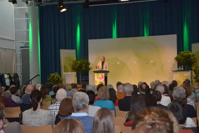 Was Smartphones, Social Media und KI mit uns machen