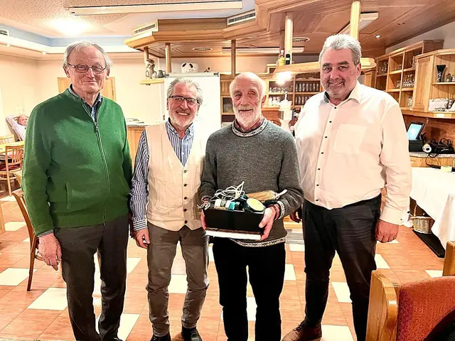 Dr. Franz Berger (Obmann des Naturschutzbundes), Biobauer Josef Hechinger, Biobauer und Referent Kaspanaze Simma und Franz Kohlbauer (Naturschutzbund) | Foto: Naturschutzbund Schärding