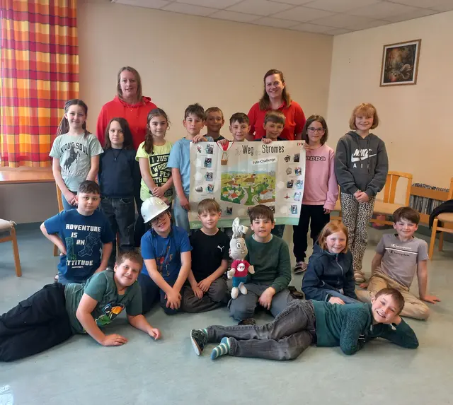 Den Weg des Stroms in der Volksschule Waldhausen nachspielen