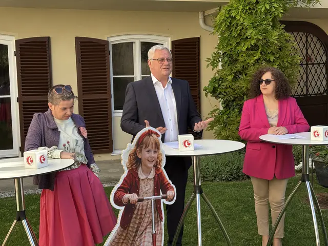 Bürgermeister Thomas Steiner zog eine positive Bilanz: Die Stadtvilla habe sich als lebendiger Ort der Erinnerung und Begegnung etabliert. | Foto: Stefan Schneider/MeinBezirk
