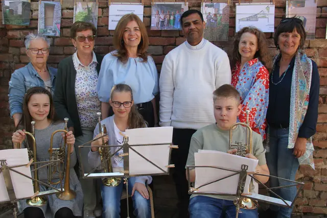 Offene Türen und neuer Lesegarten