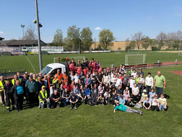 Gemeinsam für ein sauberes Ortsbild: Engagierte Bürgerinnen und Bürger, Vereine sowie Schülerinnen und Schüler setzten beim Frühjahrsputz ein starkes Zeichen für Umweltbewusstsein. | Foto: Marktgemeinde