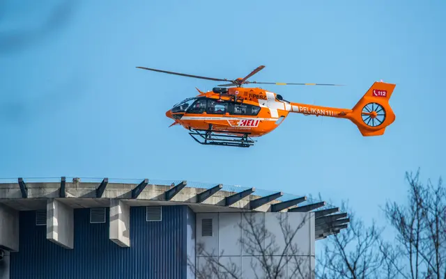Symbolbild: Notarzthubschrauber im Einsatz nach einem Sturz mit Kopfverletzung. | Foto: Zeitungsfoto.at / Symbolbild