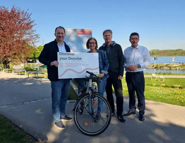 Bernhard Schröder – Geschäftsführer Donau Niederösterreich Tourismus, Landeshauptfrau Johanna Mikl-Leitner, Michael Duscher – Geschäftsführer Niederösterreich Werbung, Peter Eisenschenk – Bürgermeister Tulln. | Foto: Christian Nowotny