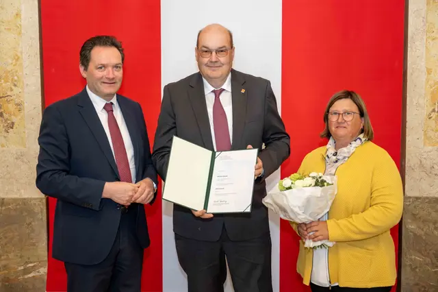 Hohe Auszeichnung für Michael Glauber in Wien.  | Foto: BMLUK/Hemerka