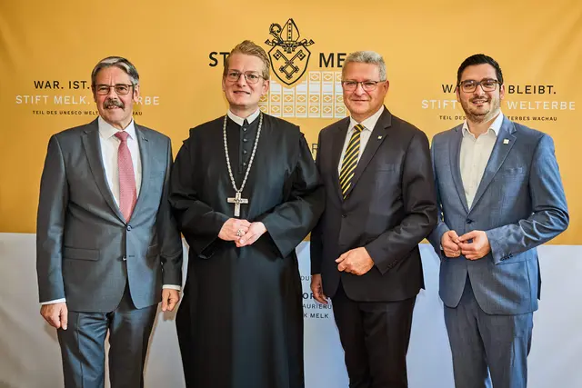 Präsident des Fördervereins Ex Litteris Immortalitas Erwin Hameseder, Abt des Stiftes Melk Ludwig Wenzl, Leiter der Abteilung Kunst und Kultur des Landes NÖ Hermann Dikowitsch, Bürgermeister der Stadtgemeinde Melk Patrick Strobl | Foto: Franz Gleiß