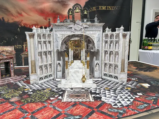 Der Hauptaltar ist ein Highlight des heurigen Bühnenbildes. | Foto: Marlene Graupner/MeinBezirk