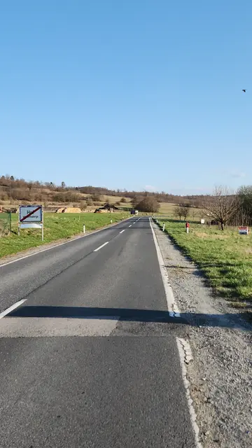 Massive Lärmbelästigung durch Motorradraser sorgt entlang der Donnerskirchnerstraße für zunehmenden Unmut.  | Foto: Gemeinde Hof am Leithaberge