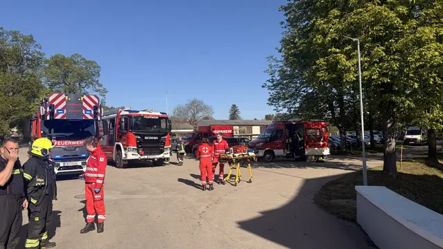Die Feuerwehr Hollabrunn rückte zur Justizanstalt Sonnberg aus. | Foto: FF Hollabrunn
