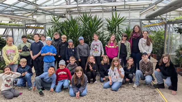 Alle Klassen der Volksschule Leoben-Stadt besuchten die Stadtgärtnerei in Hinterberg. | Foto: VS Leoben-Stadt