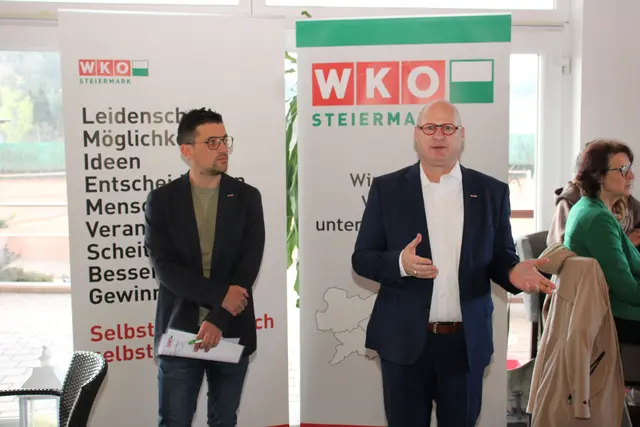 Regionalstellenleiter Lukas Kalcher (l.) und Obmann Peter Sükar bei der Begrüßung | Foto: Cescutti