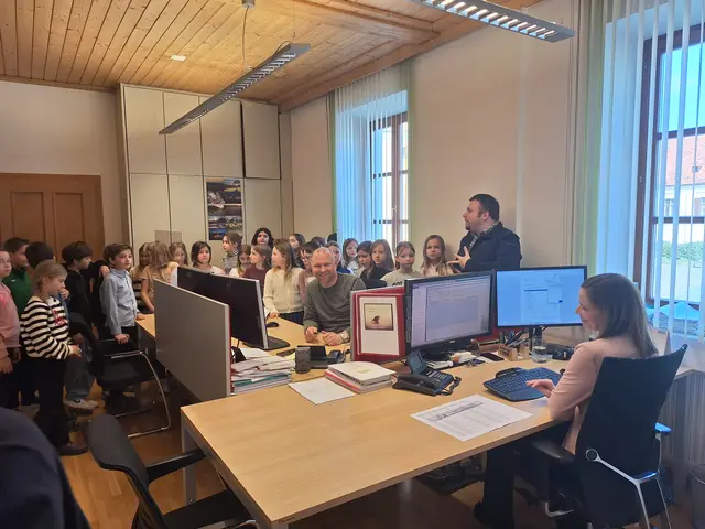 Die Kinder erhielten Einblicke in die verschiedenen Verwaltungsabteilungen | Foto: MMG