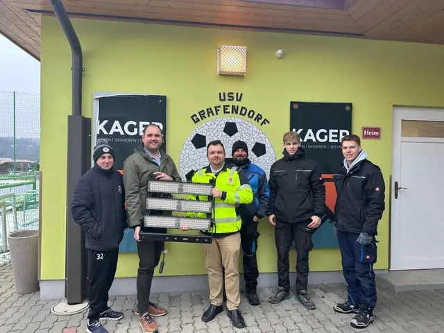 Neue Lichtanlage am Sportplatz weist eine 50% Energieersparnis auf. | Foto: MMG