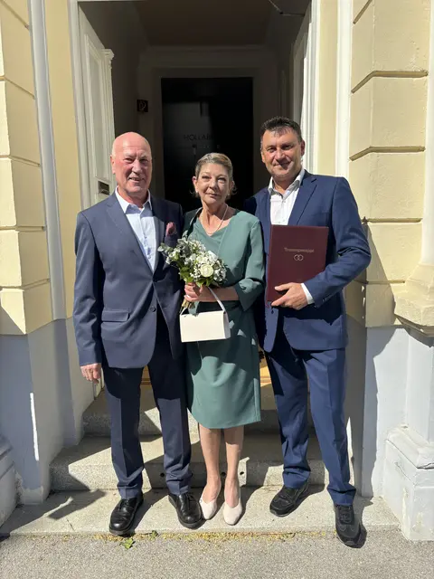 Am 18. April gaben sich Sigrid Schmitt aus Hollabrunn und Wolfgang Kandlbauer aus Sonnberg am Standesamt Hollabrunn das Jawort. | Foto: Alexandra Goll
