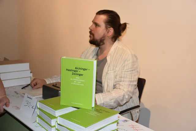Buchpräsentation „Aichinger-Haslinger-Zeilinger", Atlas der Familiennamen auf -inger in Oberösterreich von Karl Hohensinner im Adalbert Stifter Institut. Das Buch kann beim Herausgeber Adalbert-Stifter-Institut um 33 Euro erworben werden.
Adalbert-Stifter-Institut des Landes Oberösterreich
Adalbert-Stifter-Platz 1
4020 Linz
Telefon: +43 (0)732 7720/11294–11295
E-Mail: office@stifter-haus.at | Foto: Robert Zinterhof