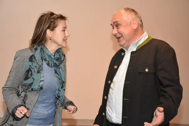 Buchpräsentation „Aichinger-Haslinger-Zeilinger", Atlas der Familiennamen auf -inger in Oberösterreich von Karl Hohensinner im Adalbert Stifter Institut. Das Buch kann beim Herausgeber Adalbert-Stifter-Institut um 33 Euro erworben werden.
Adalbert-Stifter-Institut des Landes Oberösterreich
Adalbert-Stifter-Platz 1
4020 Linz
Telefon: +43 (0)732 7720/11294–11295
E-Mail: office@stifter-haus.at | Foto: Robert Zinterhof