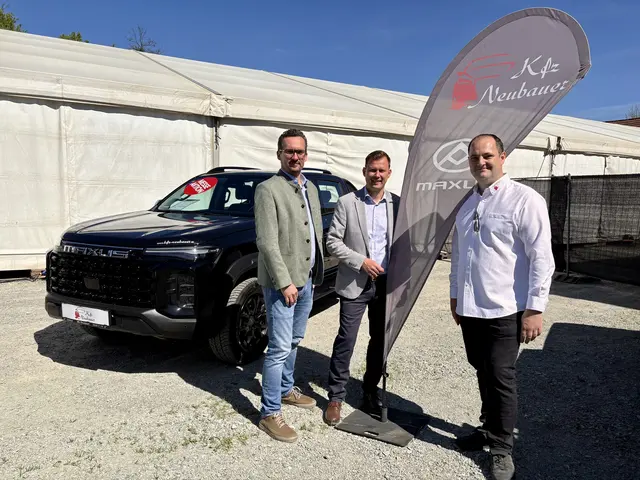 Franz Neubauer berät die Leibnitzer Gemeindespitze bei der Autowahl. | Foto: B. Gady