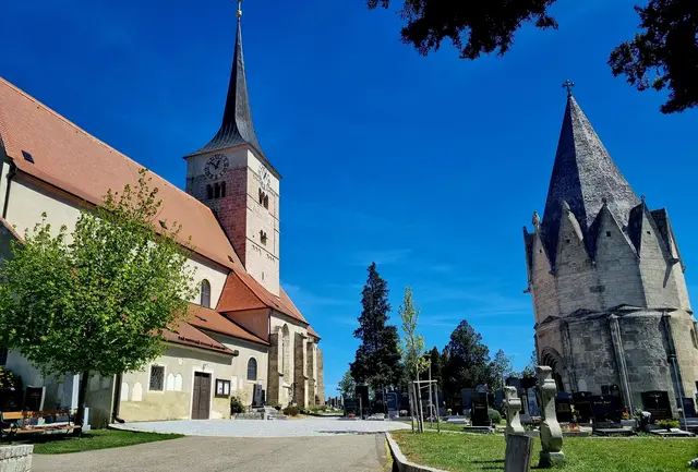 Pfarrkiirche St. Michael und Karna!