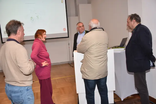 Buchpräsentation „Aichinger-Haslinger-Zeilinger", Atlas der Familiennamen auf -inger in Oberösterreich von Karl Hohensinner im Adalbert Stifter Institut. Das Buch kann beim Herausgeber Adalbert-Stifter-Institut um 33 Euro erworben werden.
Adalbert-Stifter-Institut des Landes Oberösterreich
Adalbert-Stifter-Platz 1
4020 Linz
Telefon: +43 (0)732 7720/11294–11295
E-Mail: office@stifter-haus.at | Foto: Robert Zinterhof