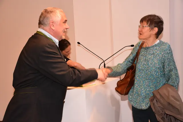 Buchpräsentation „Aichinger-Haslinger-Zeilinger", Atlas der Familiennamen auf -inger in Oberösterreich von Karl Hohensinner im Adalbert Stifter Institut. Das Buch kann beim Herausgeber Adalbert-Stifter-Institut um 33 Euro erworben werden.
Adalbert-Stifter-Institut des Landes Oberösterreich
Adalbert-Stifter-Platz 1
4020 Linz
Telefon: +43 (0)732 7720/11294–11295
E-Mail: office@stifter-haus.at | Foto: Robert Zinterhof