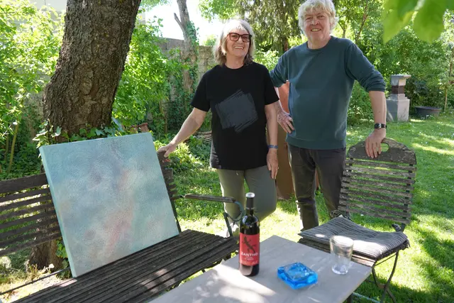 Für Kunstinteressierte öffneten Helga Cmelka und Robert Svoboda ihre Ateliers und Werkstätte beim Veranstaltungsformat offen im Nordburgenland | Foto: Andrea Glatzer