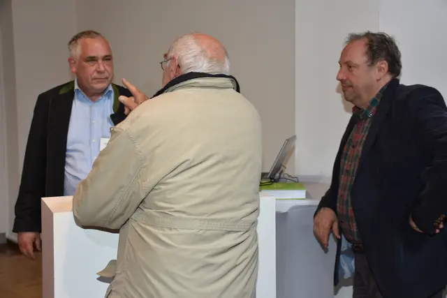 Buchpräsentation „Aichinger-Haslinger-Zeilinger", Atlas der Familiennamen auf -inger in Oberösterreich von Karl Hohensinner im Adalbert Stifter Institut. Das Buch kann beim Herausgeber Adalbert-Stifter-Institut um 33 Euro erworben werden.
Adalbert-Stifter-Institut des Landes Oberösterreich
Adalbert-Stifter-Platz 1
4020 Linz
Telefon: +43 (0)732 7720/11294–11295
E-Mail: office@stifter-haus.at | Foto: Robert Zinterhof