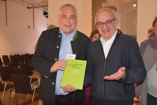 Buchpräsentation „Aichinger-Haslinger-Zeilinger", Atlas der Familiennamen auf -inger in Oberösterreich von Karl Hohensinner im Adalbert Stifter Institut. Das Buch kann beim Herausgeber Adalbert-Stifter-Institut um 33 Euro erworben werden.
Adalbert-Stifter-Institut des Landes Oberösterreich
Adalbert-Stifter-Platz 1
4020 Linz
Telefon: +43 (0)732 7720/11294–11295
E-Mail: office@stifter-haus.at | Foto: Robert Zinterhof